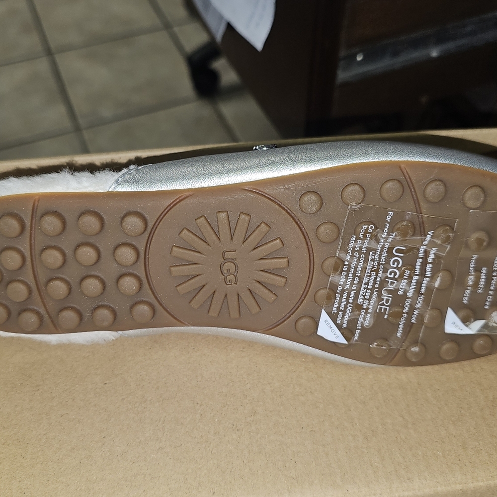 UGG Lane Metallic Silver Slippers Size 7 - Picture 3 of 11